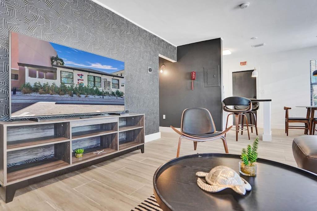 Hollywood Apartments Host By Beenomad מראה חיצוני תמונה